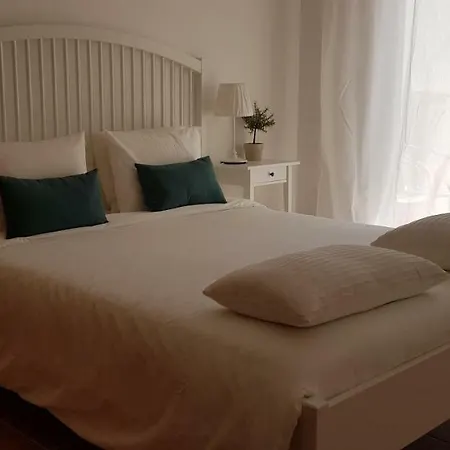 Monte Clérigo - - T2 Apartamento Aljezur