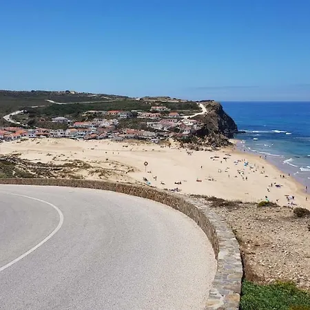 Monte Clérigo - - T2 Apartamento Aljezur